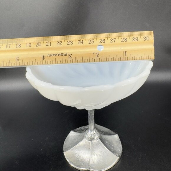 Vintage 1960s White Milk Glass Dish Bowl Compote Candy Dish With Metal Stand VTG - Picture 4 of 12